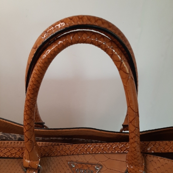 Guess Handbag Business Tote Large Camel Color Chain Accents Faux Snake Skin - Picture 9 of 14